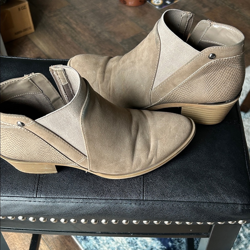 Simply Vera Stylish Tan Ankle Boots for Women